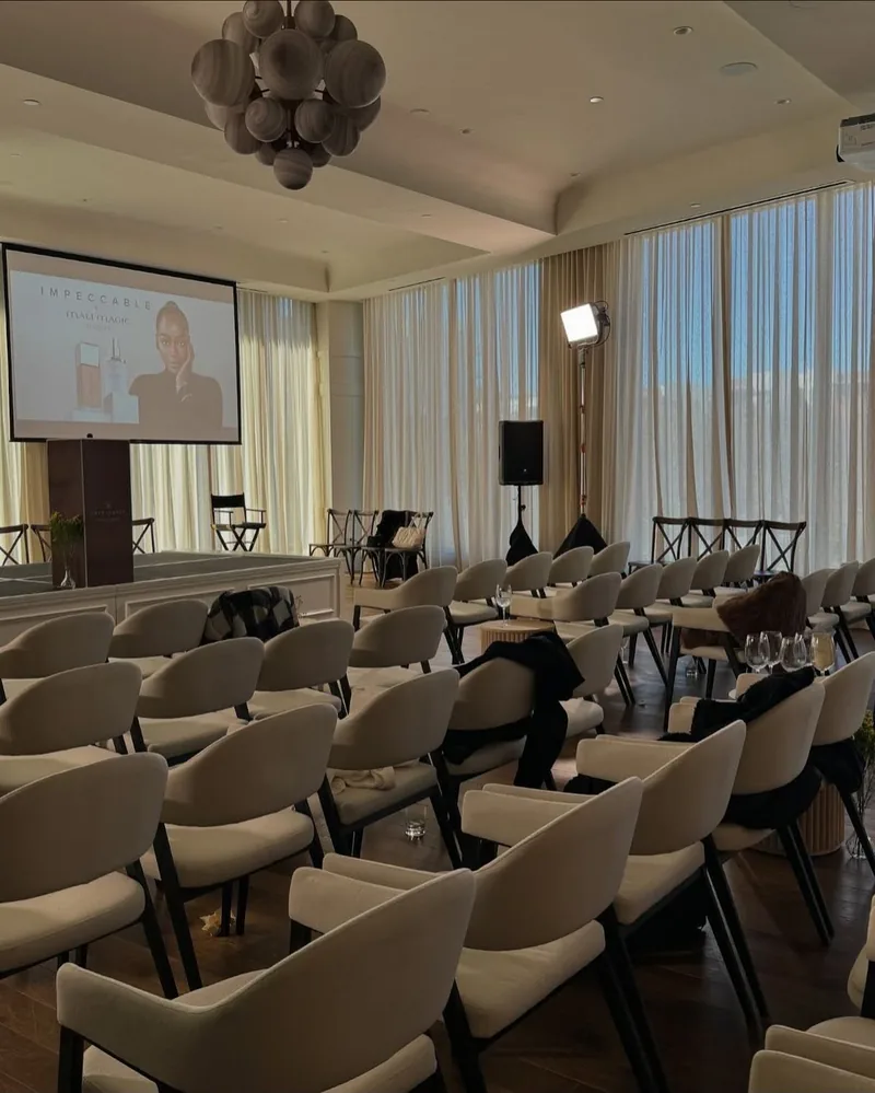 Konferenzsaal mit Bestuhlung