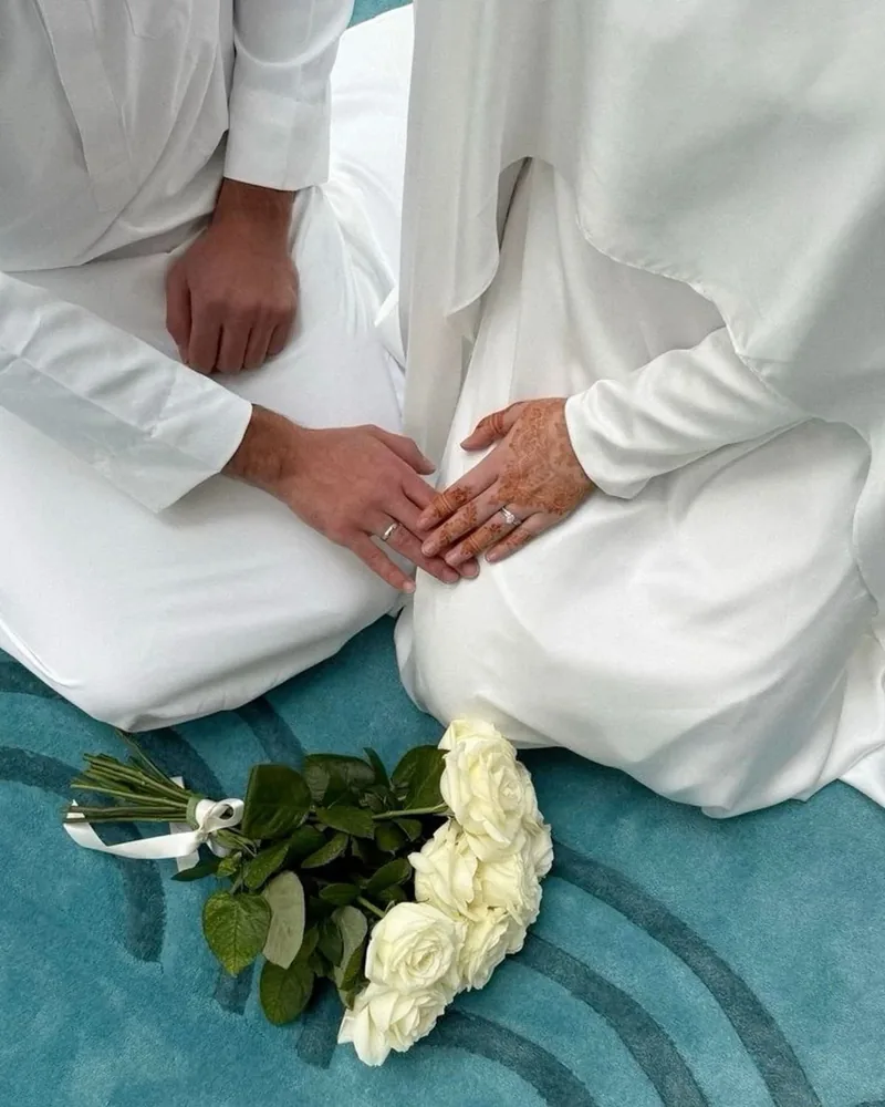 Hände mit Henna bei einer Nikkah
